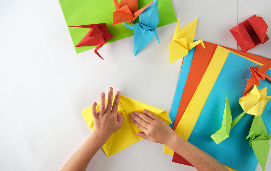 Asak kreativitas anak dengan permainan origami